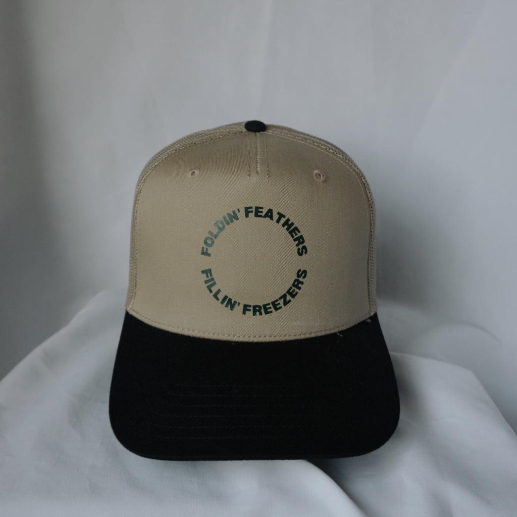 CIRCLE LOGO TRUCKER