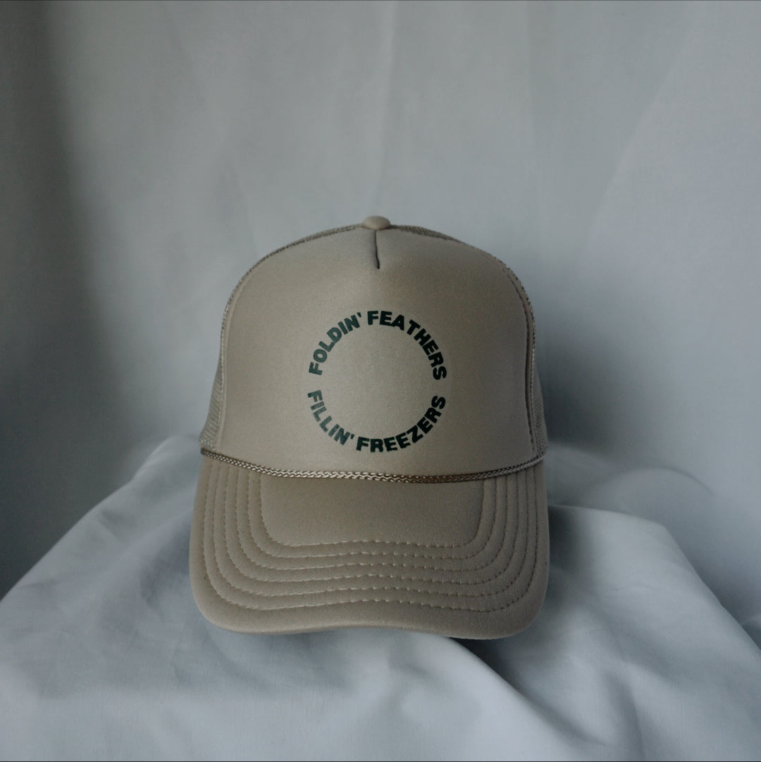 CIRCLE LOGO TRUCKER